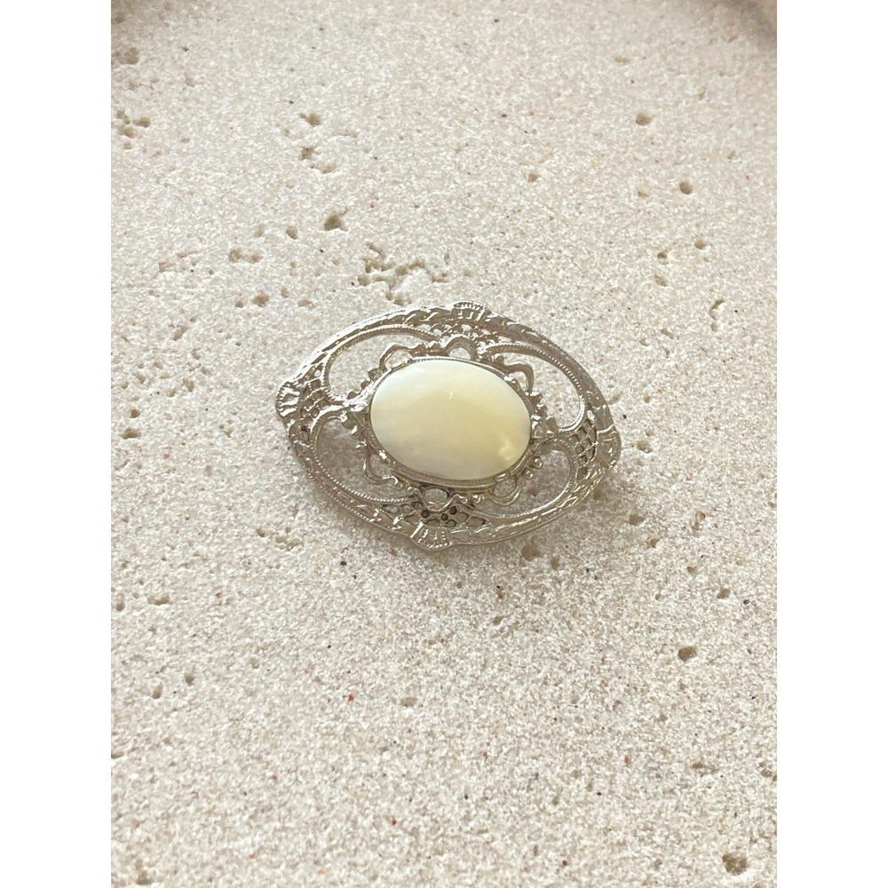 Vintage Silver Tone Filigree Brooch Oval Victorian Revival Cabochon Renaissance